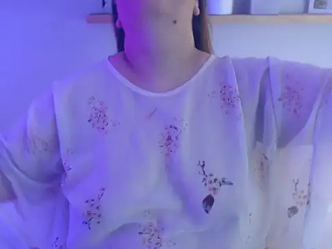 Snapshot of victoriajoness chatting on November 29, 2025, 12:35 am victoriajoness online show from November 29, 2025, 12:35 am