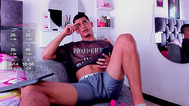 Snapshot of blorelopez chatting on July 23, 2026, 7:45 pm blorelopez online show from July 23, 2026, 7:45 pm