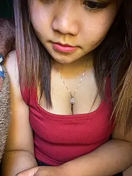 Snapshot of Sunset-yll chatting on February 20, 2026, 9:26 pm Sunset-yll online show from February 20, 2026, 9:26 pm