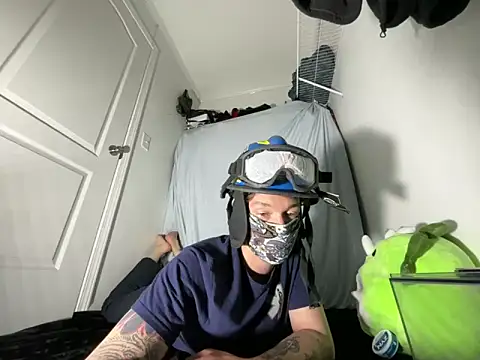 Jaxrouge online show from November 18, 2025, 6:18 am