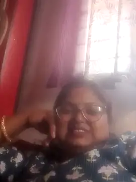 Snapshot of Simran62 chatting on February 8, 2026, 11:02 am Simran62 online show from February 8, 2026, 11:02 am