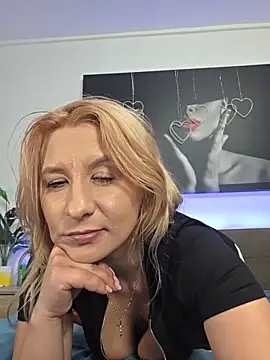 Snapshot of KaylinJan chatting on June 5, 2026, 3:57 am KaylinJan online show from June 5, 2026, 3:57 am