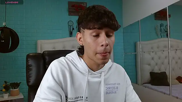 DraxBlade09 online show from April 18, 2026, 7:29 pm