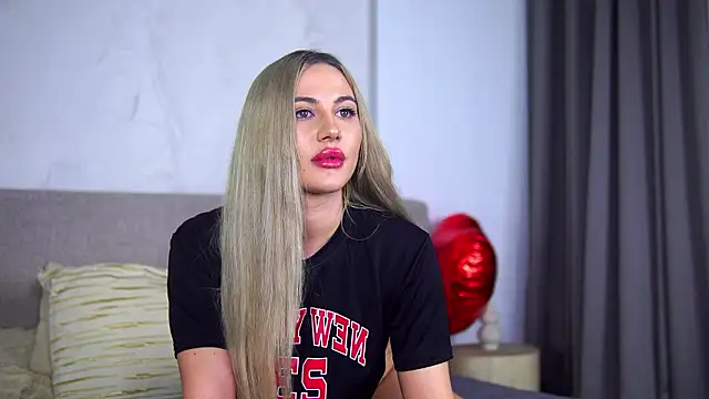 Chloe GraceeX online show from February 18, 2026, 12:06 am