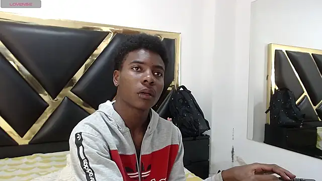 NoahJhonson69 online show from April 17, 2026, 2:20 pm