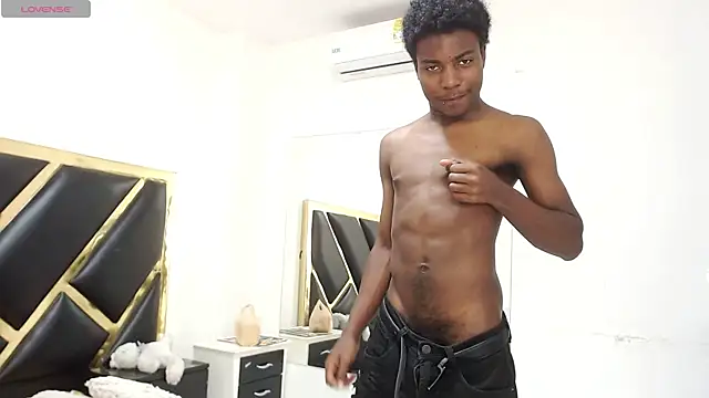 NoahJhonson69 online show from May 24, 2026, 11:37 am
