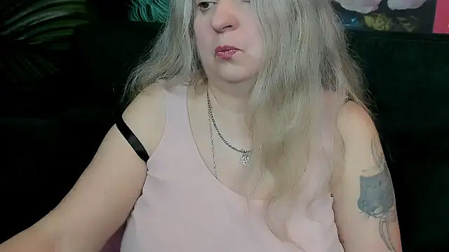 mariabelladonna online show from May 15, 2026, 11:23 pm
