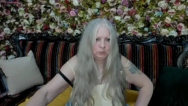 Snapshot of mariabelladonna chatting on June 19, 2026, 6:34 pm mariabelladonna online show from June 19, 2026, 6:34 pm