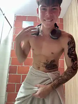 Snapshot of Handsome_boys69 chatting on May 21, 2026, 3:35 am Handsome boys69 online show from May 21, 2026, 3:35 am