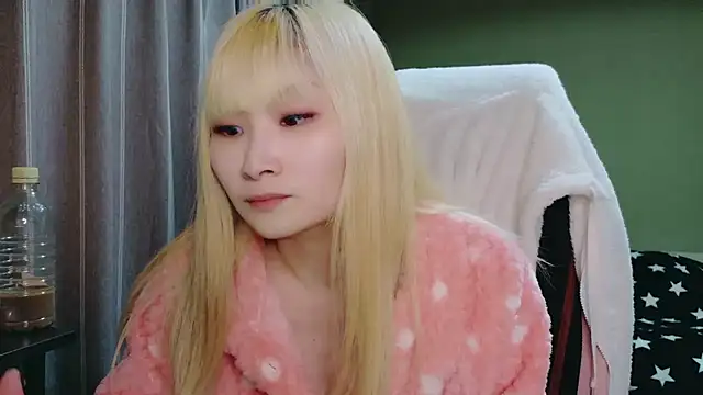 Snapshot of miyu0003 chatting on December 20, 2025, 8:54 am miyu0003 online show from December 20, 2025, 8:54 am