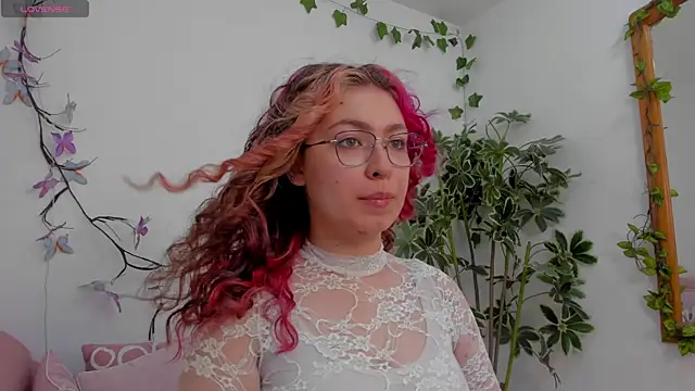 Snapshot of MarieTaylor_ chatting on July 9, 2026, 7:18 pm MarieTaylor online show from July 9, 2026, 7:18 pm