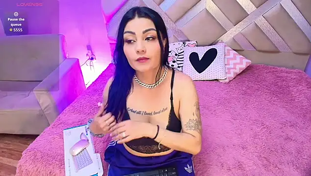 mei kora online show from November 22, 2025, 3:27 am