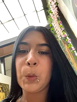 Snapshot of Emily_0-5 chatting on December 1, 2025, 8:47 pm Emily 0-5 online show from December 1, 2025, 8:47 pm