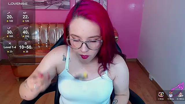 holly t  online show from November 19, 2025, 4:34 am