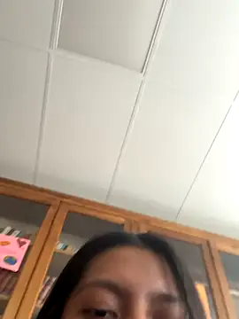 Snapshot of jadeeguti chatting on November 19, 2025, 11:10 am jadeeguti online show from November 19, 2025, 11:10 am