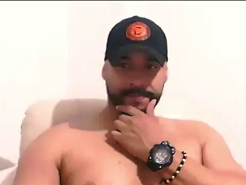 Snapshot of musclehetero chatting on March 16, 2026, 7:45 am musclehetero online show from March 16, 2026, 7:45 am