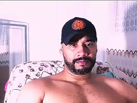 Snapshot of musclehetero chatting on March 19, 2026, 4:27 am musclehetero online show from March 19, 2026, 4:27 am