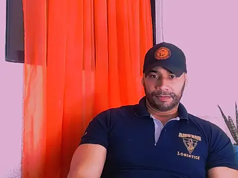 Snapshot of musclehetero chatting on April 20, 2026, 6:42 pm musclehetero online show from April 20, 2026, 6:42 pm