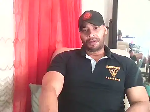 Snapshot of musclehetero chatting on May 7, 2026, 2:11 pm musclehetero online show from May 7, 2026, 2:11 pm