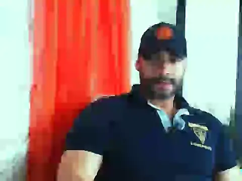 Snapshot of musclehetero chatting on May 16, 2026, 8:07 pm musclehetero online show from May 16, 2026, 8:07 pm