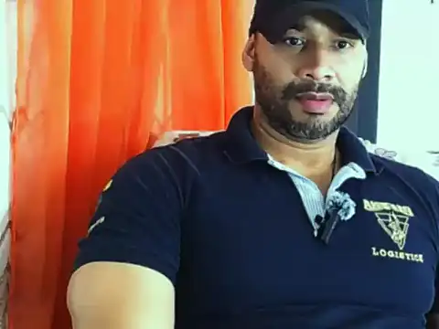 Snapshot of musclehetero chatting on May 16, 2026, 8:18 pm musclehetero online show from May 16, 2026, 8:18 pm
