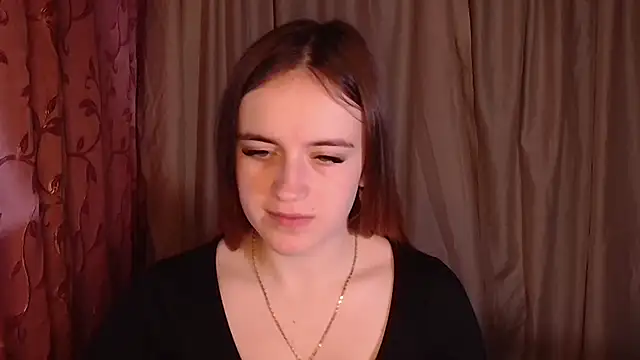 Illa May online show from December 5, 2025, 6:44 am