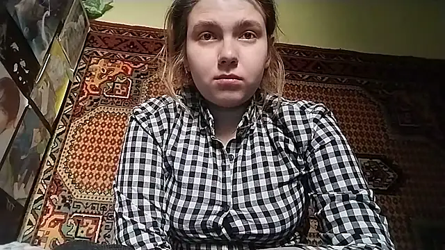 KikiBang online show from March 25, 2026, 9:37 am