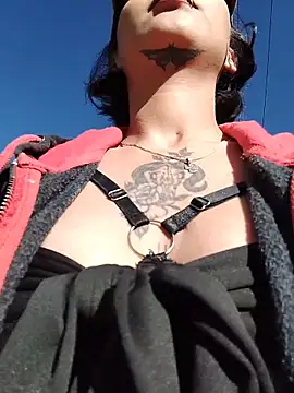 Zoe addiction online show from November 25, 2025, 12:38 pm