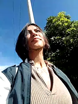 Zoe addiction online show from December 1, 2025, 2:00 pm