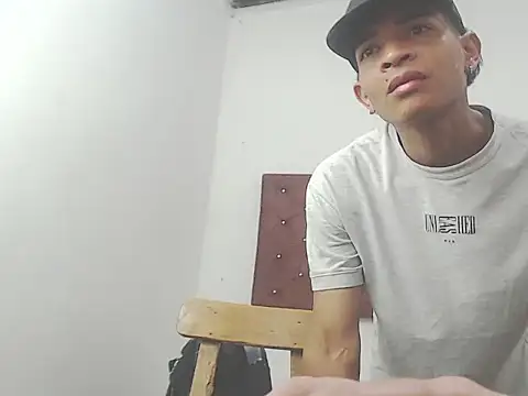 crissex3 online show from February 20, 2026, 11:43 am