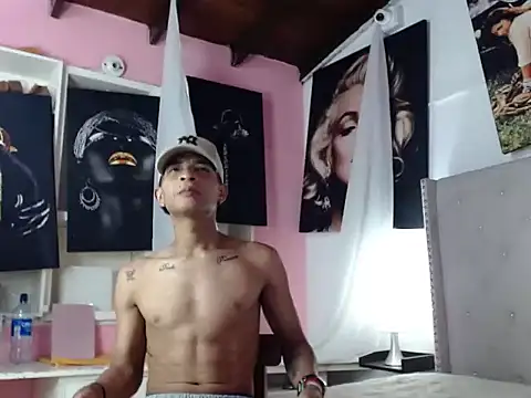 crissex3 online show from February 21, 2026, 12:39 pm