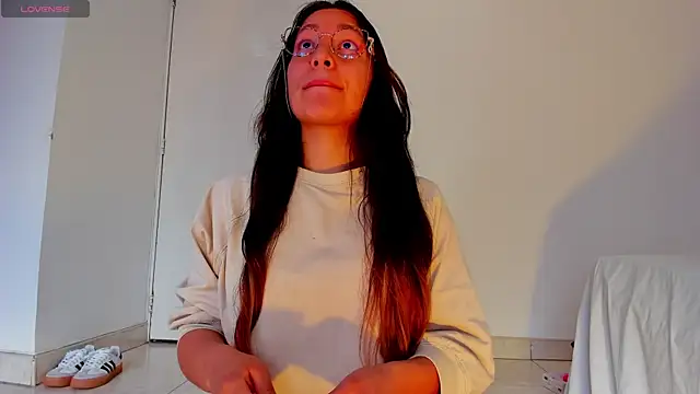 Julieta Lein  online show from January 8, 2026, 8:11 pm