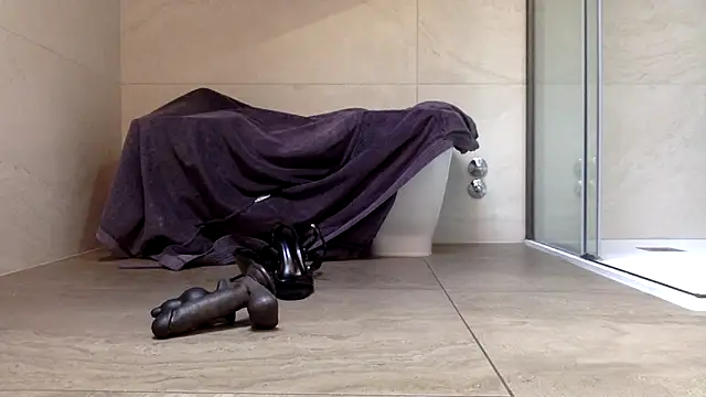 AsiaSlavePantyhosed online show from April 1, 2026, 3:31 pm