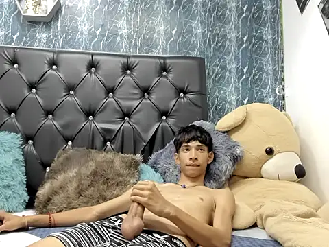 cruzitojpx18 online show from November 28, 2025, 7:33 am