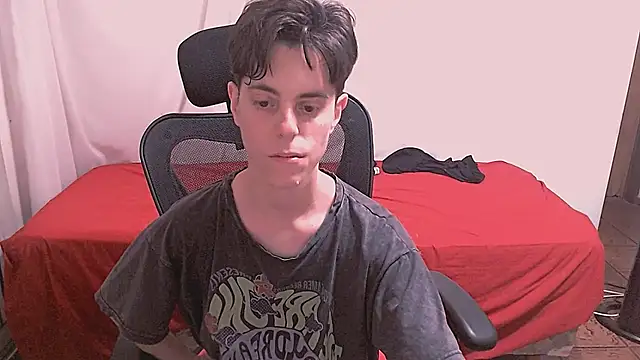 yuyitohairy online show from November 26, 2025, 2:56 am