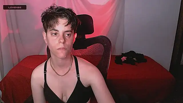 yuyitohairy online show from December 3, 2025, 3:25 am