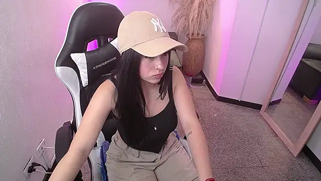 vallolett online show from November 24, 2025, 7:24 pm