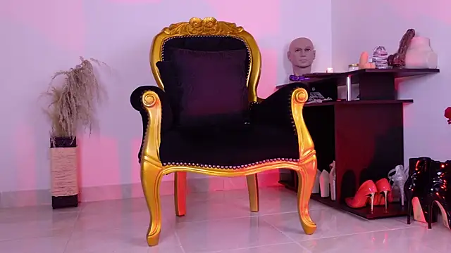 Snapshot of SaraFerrer_ chatting on May 9, 2026, 5:23 am SaraFerrer online show from May 9, 2026, 5:23 am