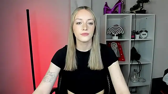 EvelynBlond online show from February 24, 2026, 1:42 pm