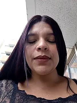 Snapshot of Layla-daring chatting on July 10, 2026, 6:43 pm Layla-daring online show from July 10, 2026, 6:43 pm