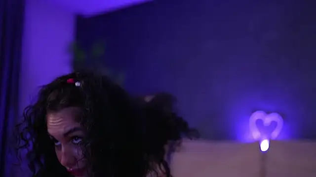 Snapshot of AlessiaDebbie chatting on June 7, 2026, 11:52 pm AlessiaDebbie online show from June 7, 2026, 11:52 pm