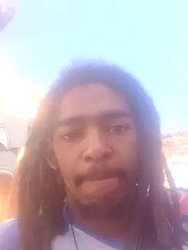 Eezxxx online show from April 18, 2026, 9:02 am