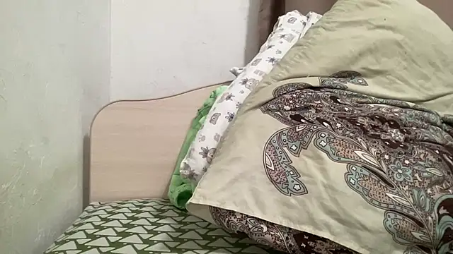 alisa kitcat online show from December 17, 2025, 5:24 am