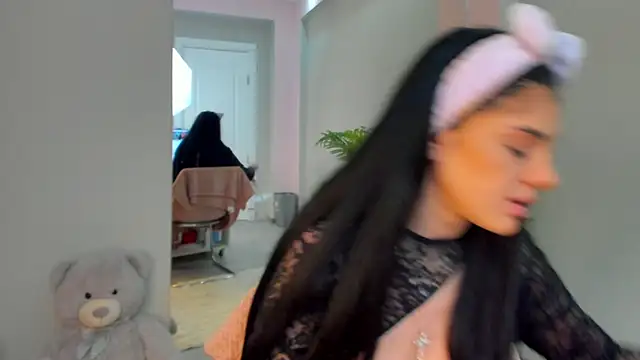 SerennaNoir online show from February 4, 2026, 8:14 pm