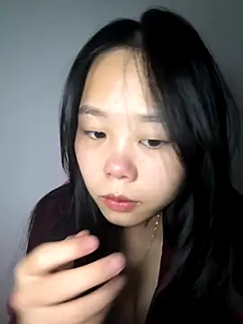 Kiee-lee online show from December 1, 2025, 3:17 pm