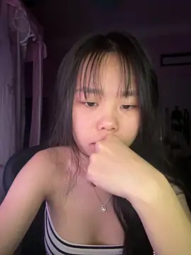Snapshot of Kiee-lee chatting on April 28, 2026, 6:57 pm Kiee-lee online show from April 28, 2026, 6:57 pm