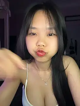 Kiee-lee online show from June 14, 2026, 5:37 pm