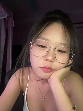 Kiee-lee online show from June 25, 2026, 4:33 pm