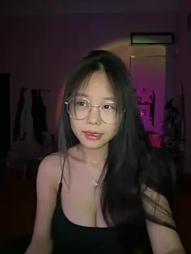 Kiee-lee online show from August 7, 2026, 10:01 pm