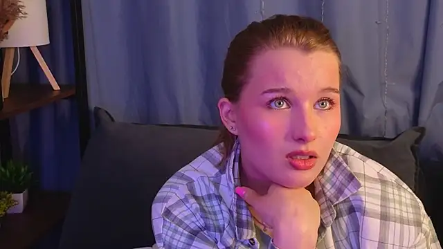 ImiMonroe online show from April 23, 2026, 4:24 am